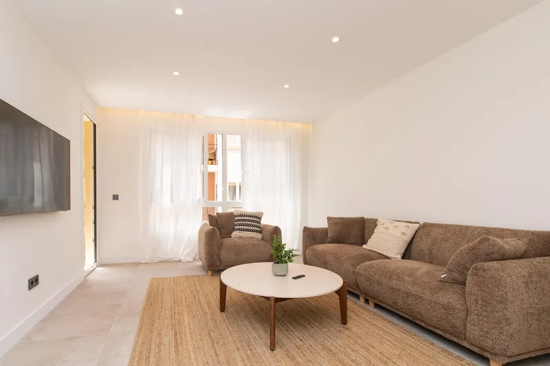 Elegant fully renovated apartment with large terrace in the center of Palma — photo 8