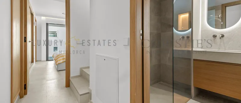 Duplex penthouse in Playa de Palma with rooftop terrace and pool — photo 5