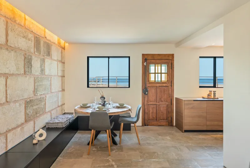 Unique Luxury Frontline Townhouse Directly on the Beach in Portixol — photo 2