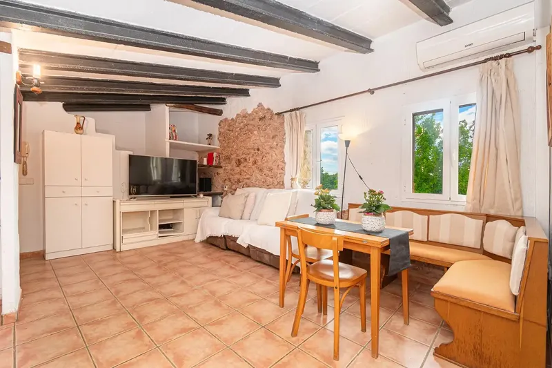 Discover this treasure of tranquility in Llubí. A village house of 74 m² that breaks with the conventional, offering a welcoming lifestyle — photo 4