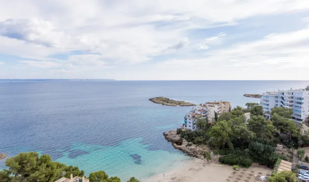 Nice spacious renovated apartment with panoramic sea views in Illetas — photo 8