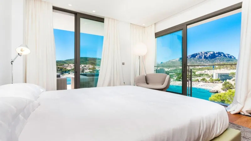 Beachfront Modern Luxury Villa with Spectacular Views in Camp de Mar — photo 9