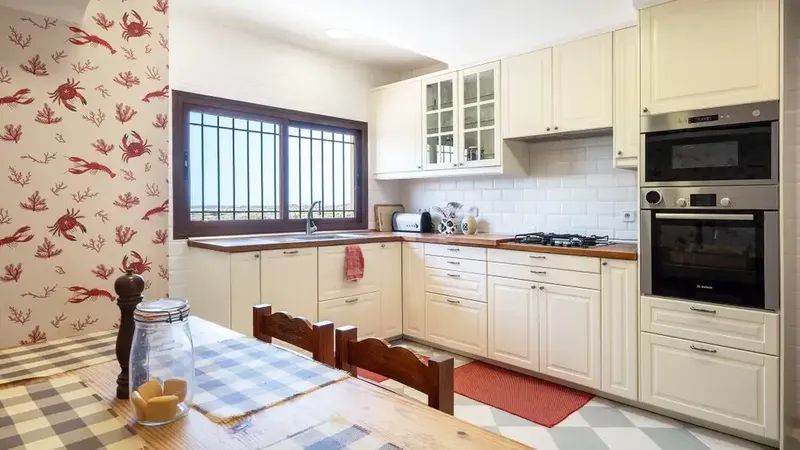 Discover this spectacular detached chalet in the sought-after area of Ses Salines, Mallorca — photo 6