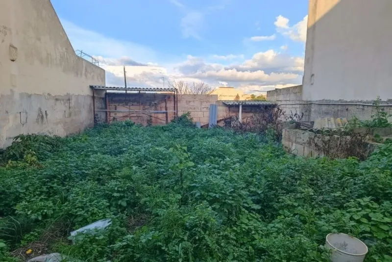 Sale of urban plots in Manacor — photo 1