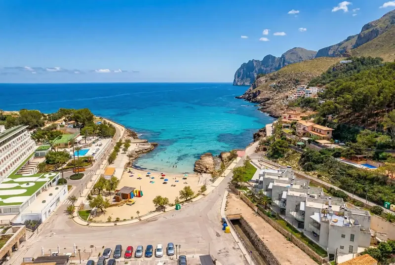 First floor facing the sea with 76m2 rooftop terrace in Cala San Vicente and possibility to acquire underground parking space. — photo 7