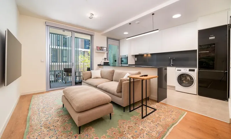 Modern semi-new apartment in Nou Llevant with 1 bedroom — photo 4