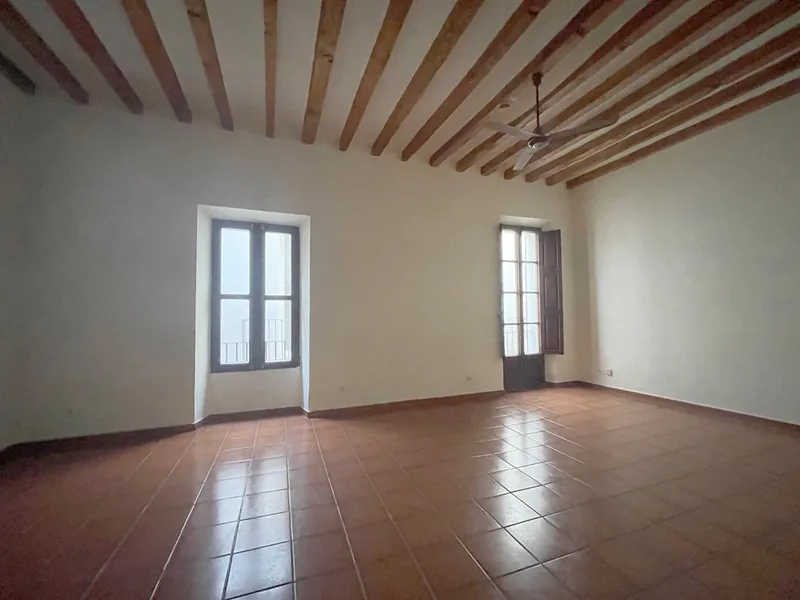 Building for sale, shop plus three storeys, 573 m², La Lonja, Palma Old Town. It has a tourist licence. — photo 4