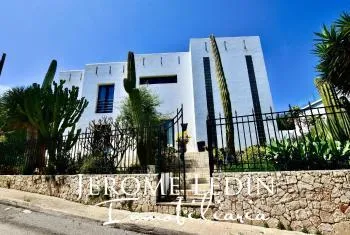 Modern chalet in Cala Llombards near the beach — photo 1