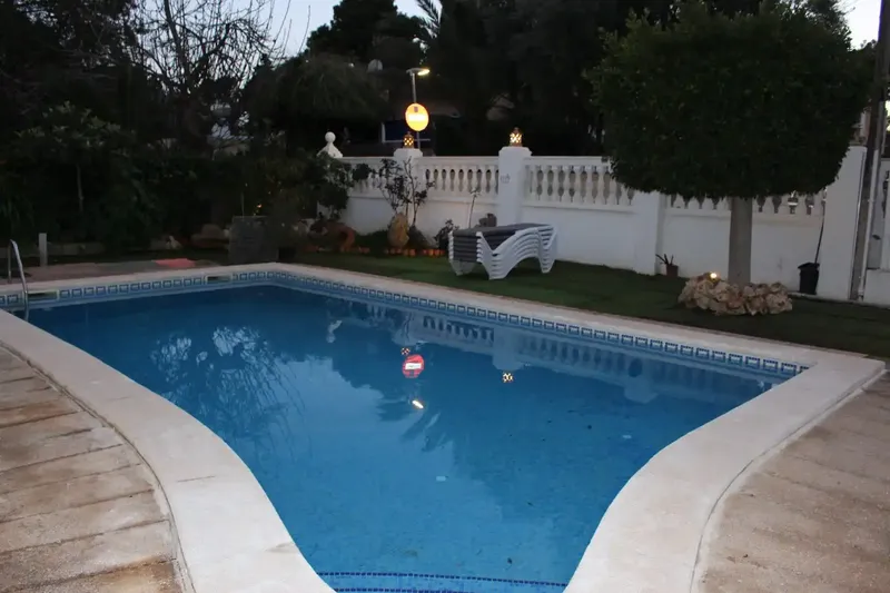 Palmanova - Calvia. Chalet of 308 m2 on two floors of 140 m2 each within a plot of 727 m2 with private pool and — photo 5