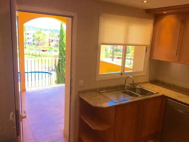Apartamento privado en una zona tranquila y muy solicitada, a pocos metros del centro de Santa Ponsa. En la segunda planta, con balcón priva — photo 8