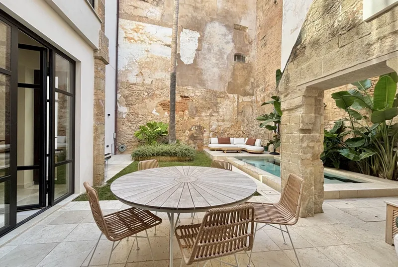 Casa unifamiliar con piscina y jardín en el Casco Antiguo de Palma — photo 4