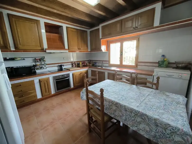 Unique opportunity to acquire a Mallorcan-style house for sale in Llubí, offering total privacy, a serene countryside setting — photo 6