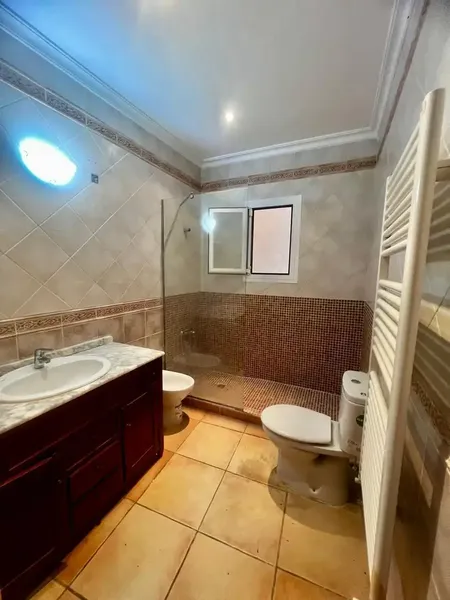 Spacious ground floor of 130 m² built located in a quiet estate in charming Portocolom, one of the most emblematic and — photo 8