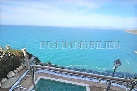 192m² semi-detached house with 5 rooms and pool for rent — photo 3
