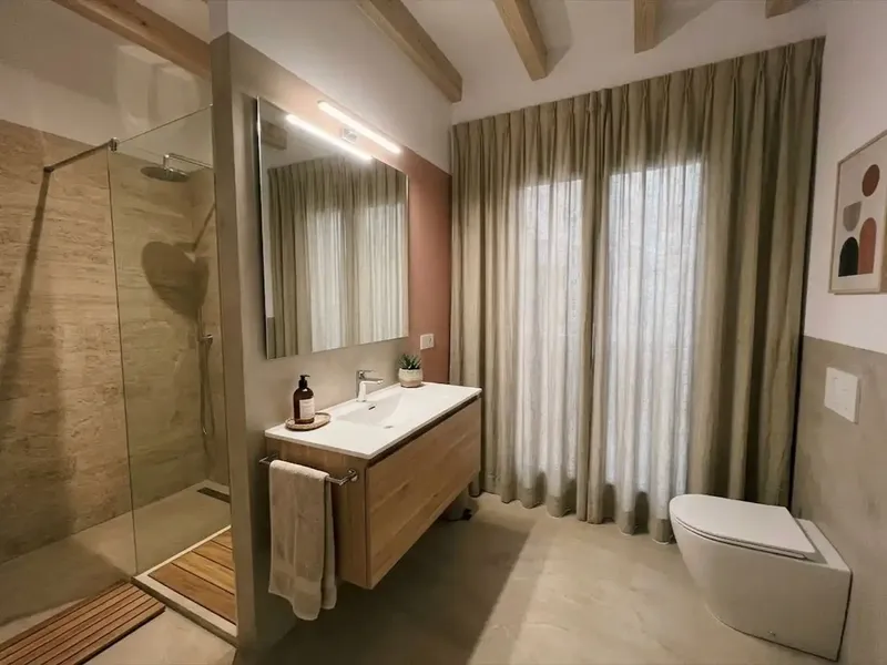 Recently renovated studio with Mediterranean design and top-quality finishes, ready to move into — photo 1