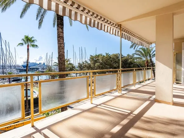 Modern sea view apartment in Paseo Maritimo — photo 1