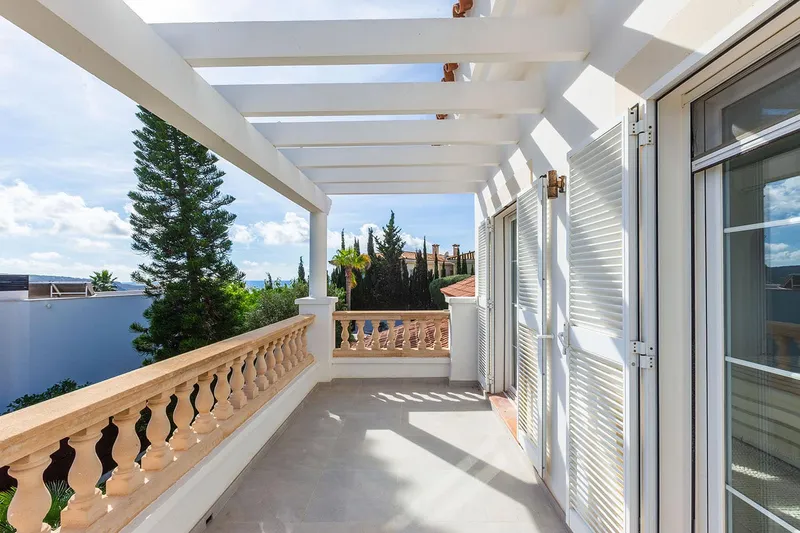 Spacious villa in a prime residential area — photo 4