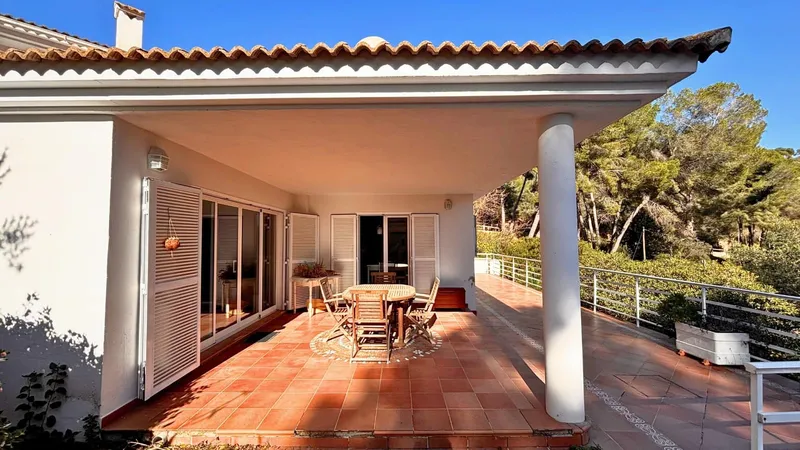 Villa for sale in Portals Nous, Calvià, Mallorca — photo 2
