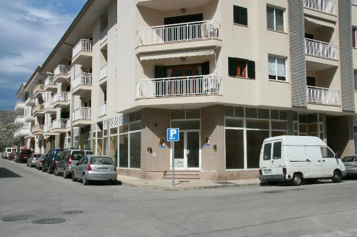 Commercial Premises for Sale in Port de Pollença, Pollença, Mallorca, Baleares, Mallorca — photo 1