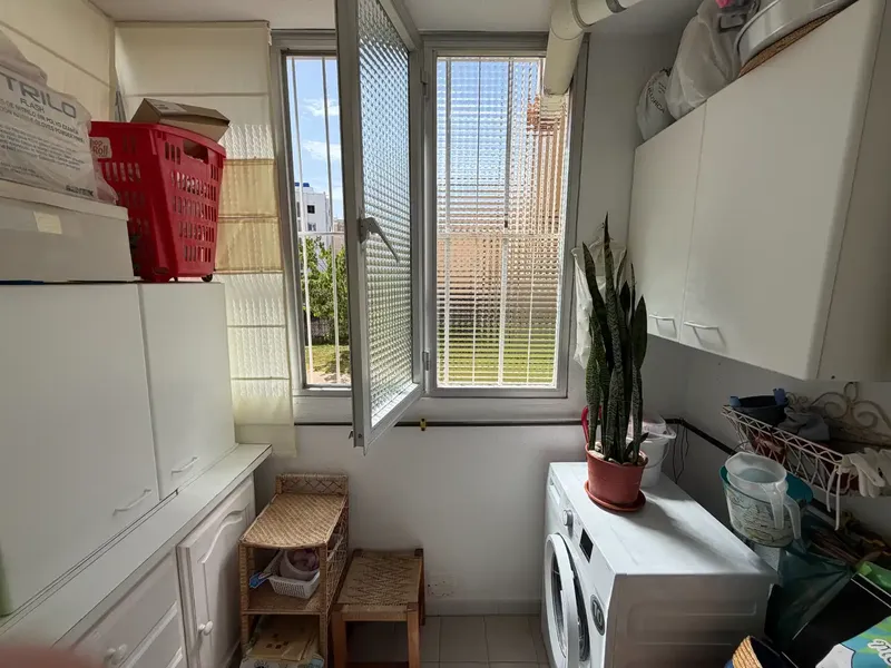 Planta baja en excelente estado, luminosa y lista para entrar a vivir, con bonitas vistas al mar y a las zonas ajardinadas. — photo 8