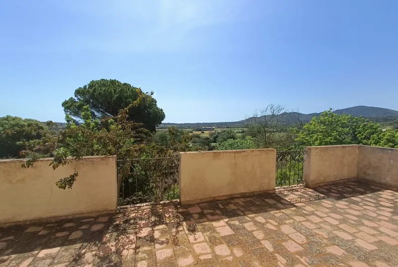 Estate of 140,000 square meters of land with dwelling — photo 8