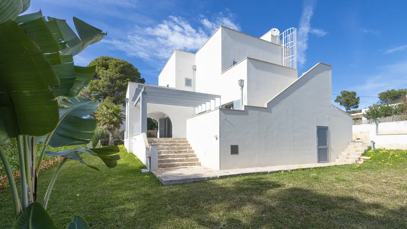 Great villa for sale in Porto Petro, completely reformed in modern style, with large pool and garden — photo 5