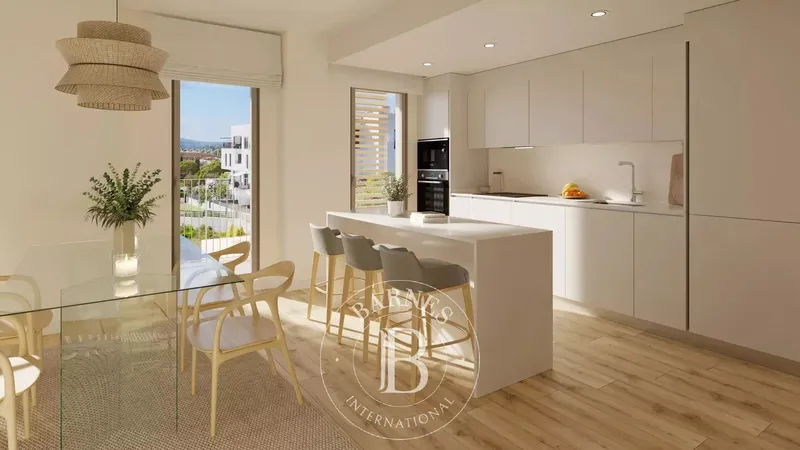 Bright Three Bedroom Penthouse in Coastal Palmanova — photo 1