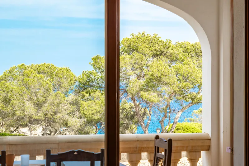 Apartment with magnificent sea views in Cala Santanyi — photo 5