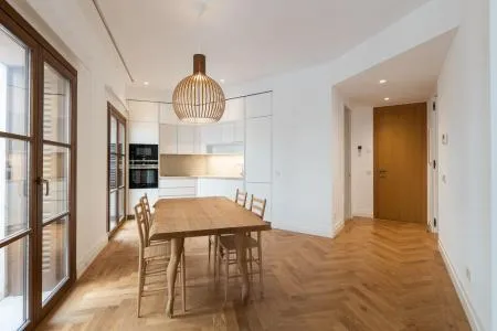 Building - Palma de Mallorca (Centro), Built Surface 2500m², 3 Distance to the sea, Lift — photo 12