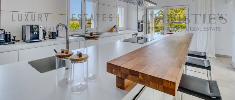 Modern Mediterranean villa in Santa Ponsa with sea views — photo 4