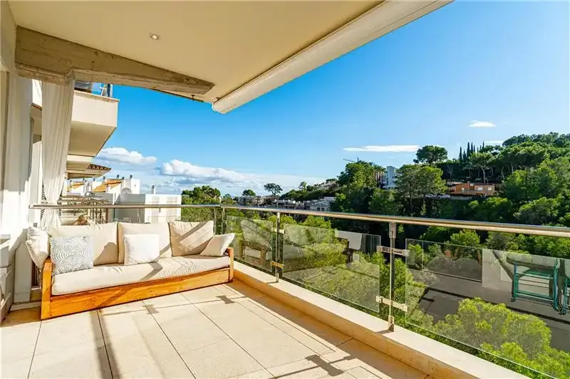 Piso con terrazas y vistas parciales al mar en residencial con piscina comunitaria, 172m² aprox. , 2 salones con un total de 72m2 aprox. , c — photo 3