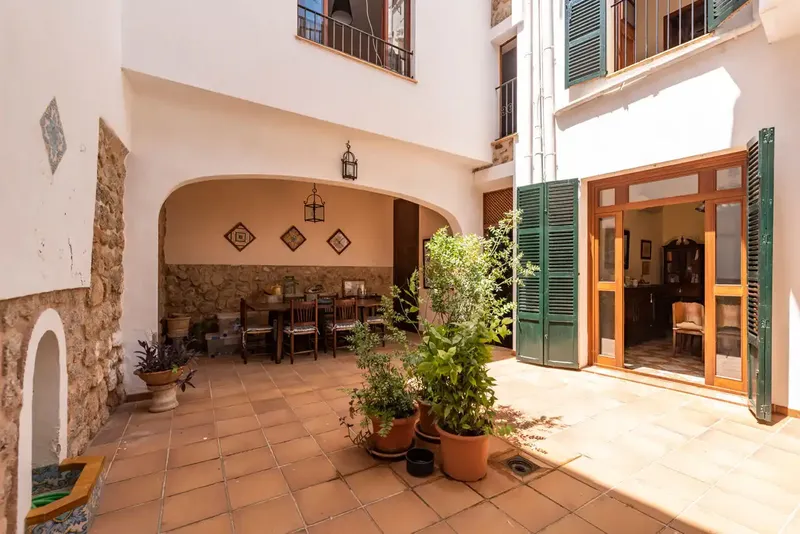 Charming Mallorcan townhouse in Sóller with views of the cathedral and mountains, just a few minutes' walk from — photo 6