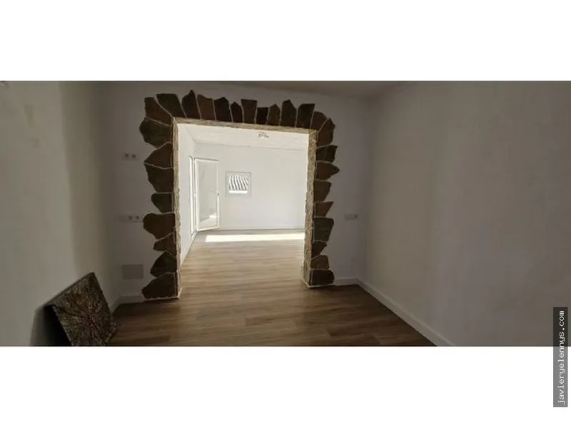 Rental of semi-detached house on Calle Sant Martí — photo 4
