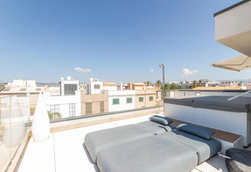 Townhouse with sea views and a patio in the idyllic town of Molinar — photo 4