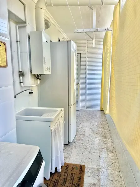 Spacious, bright and ready to move into — photo 12