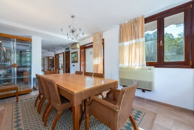 Exclusive sea view penthouse to refurbish for sale in Illetes, Southwest Mallorca — photo 4
