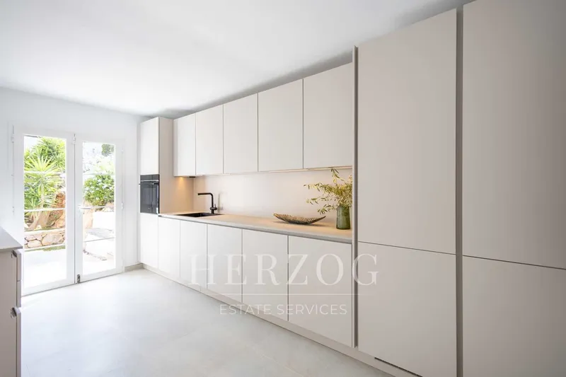 Renovated villa with ocean views and a pool in Nova Santa Ponsa — photo 7