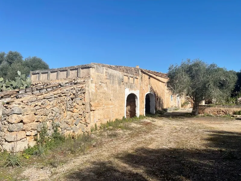 Impressive Mallorcan Estate for Renovation — photo 4