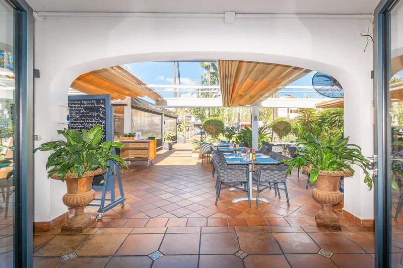 Restaurant for transfer near the beach — photo 2