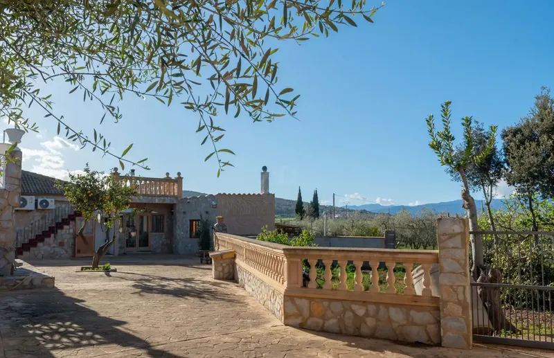 Rustic finca with pool, views and own olive oil production in Santa Eugènia — photo 12