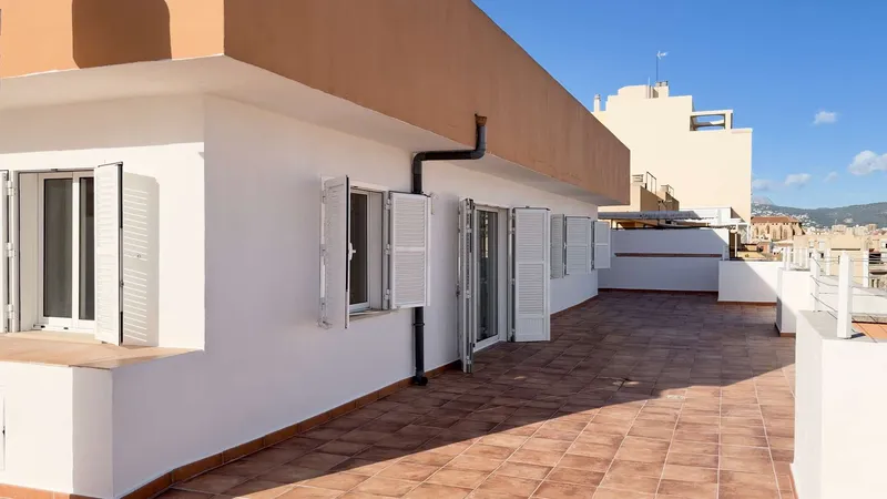 Exclusive penthouse with an exceptional 180 m² terrace — photo 9