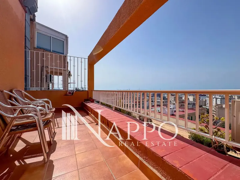 Nappo Real Estate tiene el placer de presentaros este luminoso ático con terraza privada y espectaculares vistas al mar, al puerto de Palma, — photo 1