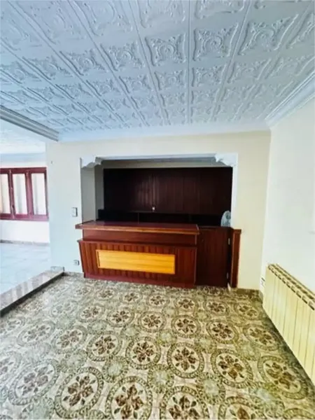 House with great potential, spaciousness and privileged location in Establiments. Ideal even for two families — photo 5