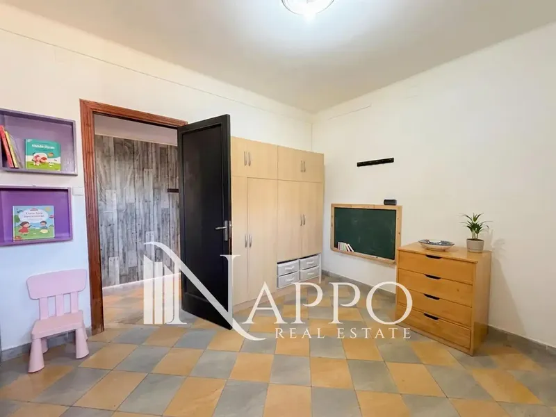 NAPPO Real Estate presenta este piso a reformar con terraza, situado en una primera planta de un edificio sin ascensor en la zona de Arenal, — photo 10