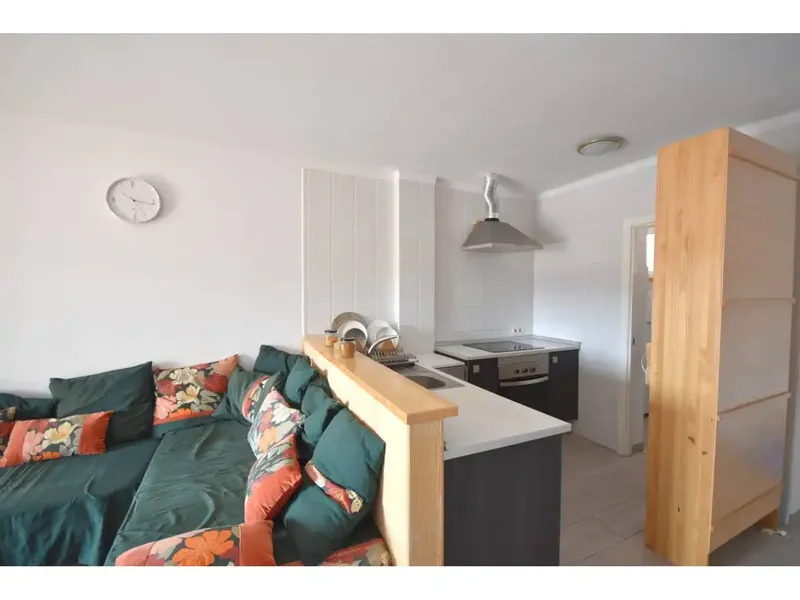 In a lively area, near the beach and very well connected, we have this penthouse offering a very sunny terrace of about 22 m2 — photo 10