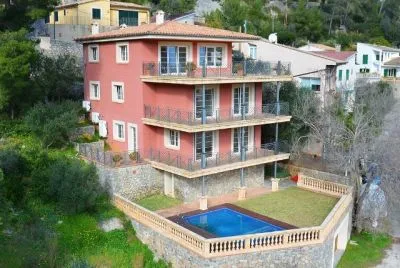 Desirable luxury villa with garage and pool in Port de Sóller — photo 1