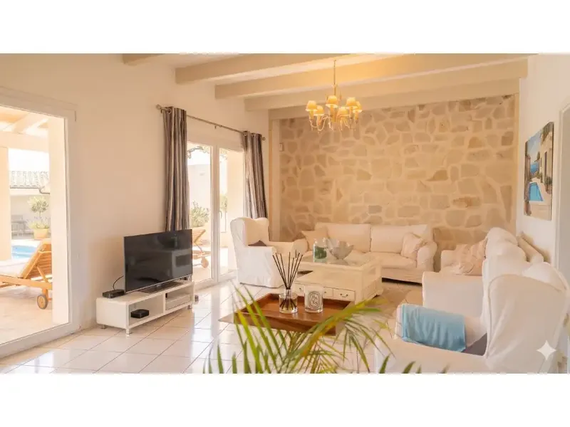 Discover this spectacular luxury finca with guest house in Llucmajor, located in one of the quietest and most authentic areas of the south — photo 2