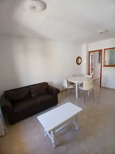 Apartment for rent – Bright and well located — photo 1
