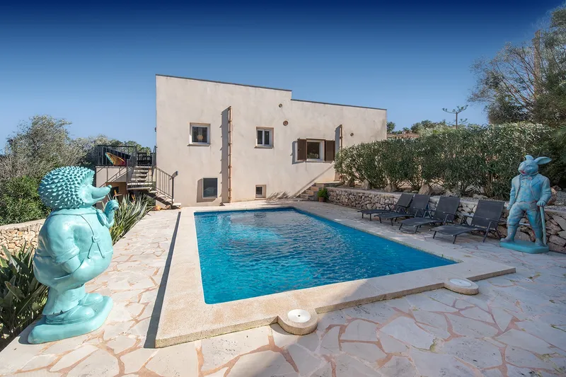 Attractive villa with holiday rental license, pool and green views near the beach — photo 1