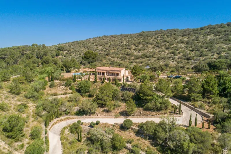 Exclusive natural stone finca in Son Macià / Porto Colom — photo 3